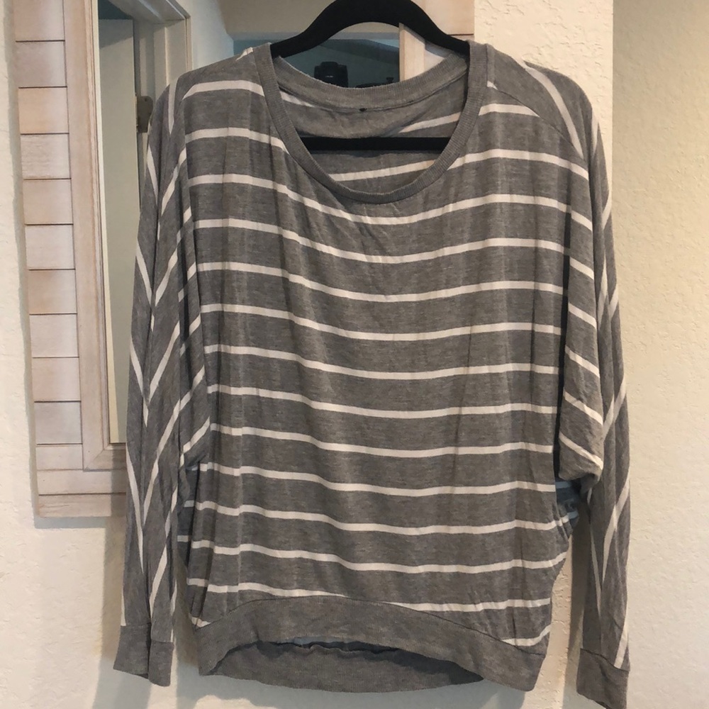 Grey striped 3/4 sleeve
